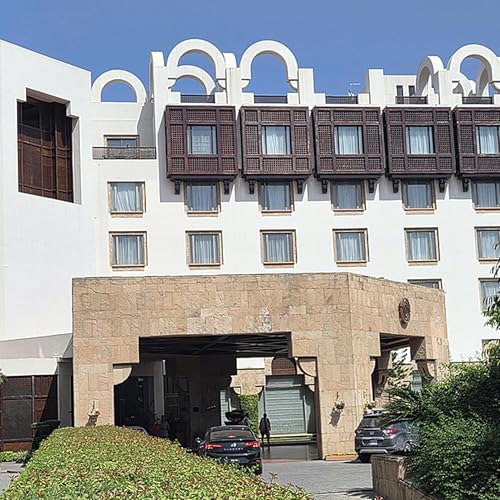 Trump says U.S. envoys to arrive in Islamabad on Monday for talks