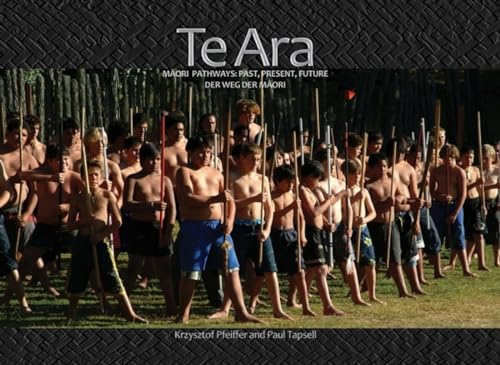 Te Ara (German Edition): Maori Pathways -- Past, Present, Future