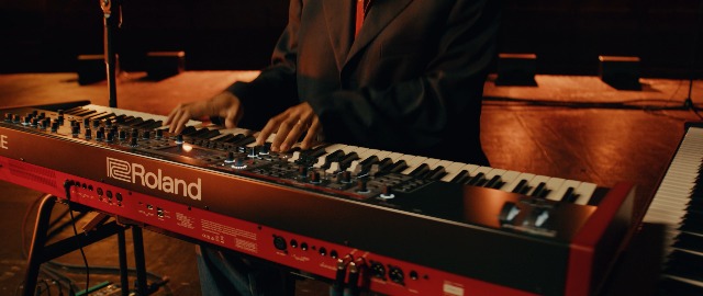 Amazon.com: Roland V-STAGE 76 | Premium 76-Key Semi-Weighted