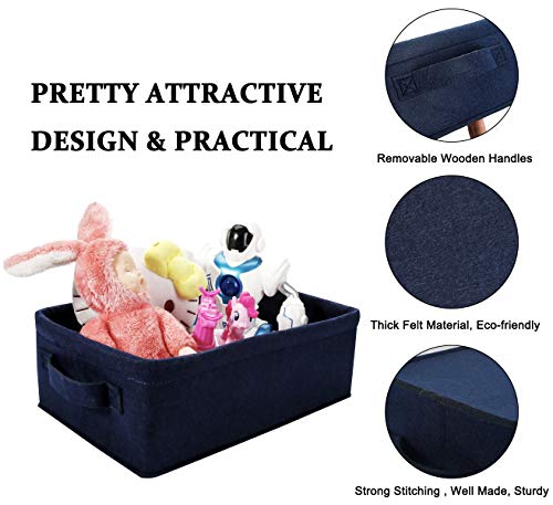 Petites tablettes ordonnées grâce au panier en tissu bleu marine compact