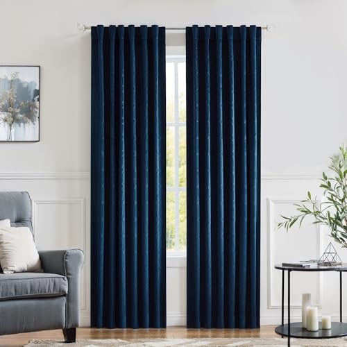 Central Park Moderate Samt-Verdunkelungsvorhang, 213 cm Lange Stangentasche, für Wohnzimmer, Schlafzimmer, Geo-geprägtes Rankgitter, Fensterbehandlung, Paneelpaare zum Mitnehmen, Marineblau