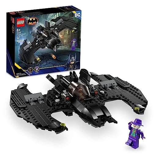 LEGO DC Batwing: Batman vs. The Joker 76265 DC Super Hero Playset, cuenta con 2 minifiguras y un juguete de ala de murciélago basado en la icónica película de Batman de 1989 de DC, regalo de