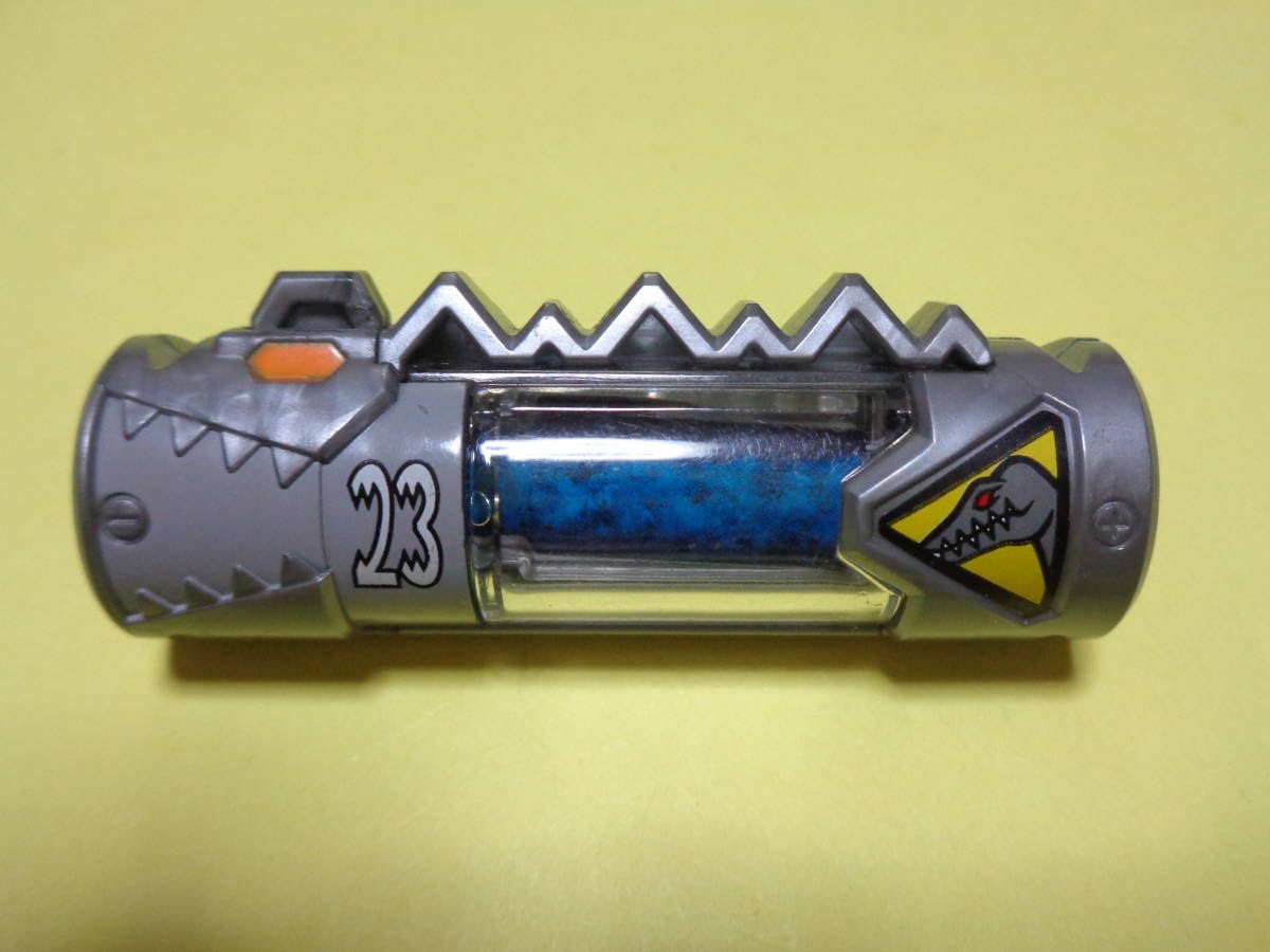 キョウリュウジャー　獣電池　まとめ売り　100個　戦隊モノ エンプティ等 キョウリュウジャー 獣電池 まとめ売り 100個 戦隊モノ