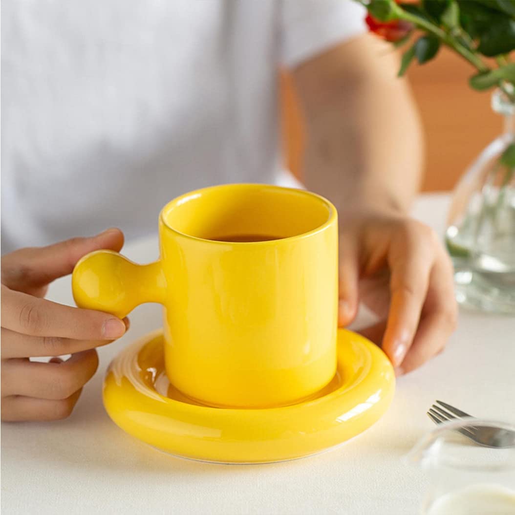 Urocze ceramiczne kubki do kawy ze spodkiem, ręcznie robiony kubek ceramiczny, nowoczesne wielokolorowe kubki idealne do herbaty, kawy, cappuccino i innych napojów, zmywarki i kuchenki mikrofalowej, rozmiar S, żółty