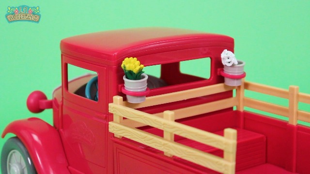 Amazon.com: Li'l Woodzeez Farmer's Truck Playset, Hoppin' Farmers