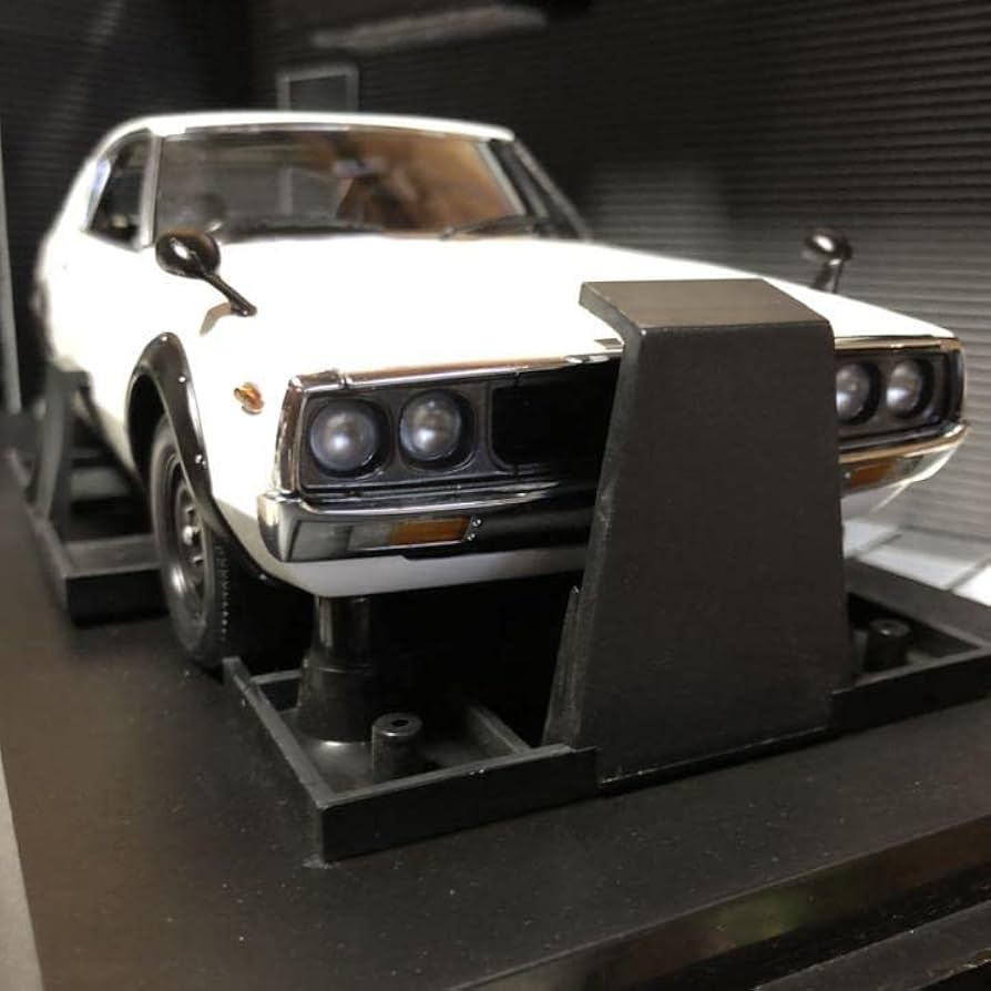 Kyosho 1/18 Nissan Skyline 2000GT-R Street Version, Train
