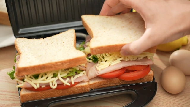 Tostapane YASHE 750W - Piastra Sandwich Antiaderente Con LED - Foto 9