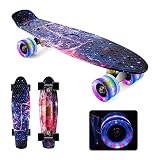 Skateboard, HOSWTLY Skateboard Retro Mini Cruiser Kickboard, Planche Complète en Plastique de 22 Pouces avec Roulements à Billes ABEC-7, Skateboard à Roues LED pour Débutants, Enfants, Adolescents