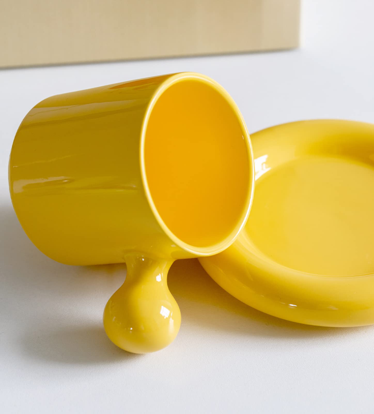 Tazza da caffè in ceramica Giallo tuorlo con piattino Tazza da tè Tazza da caffè in ceramica Tazza Regalo per ufficio e casa