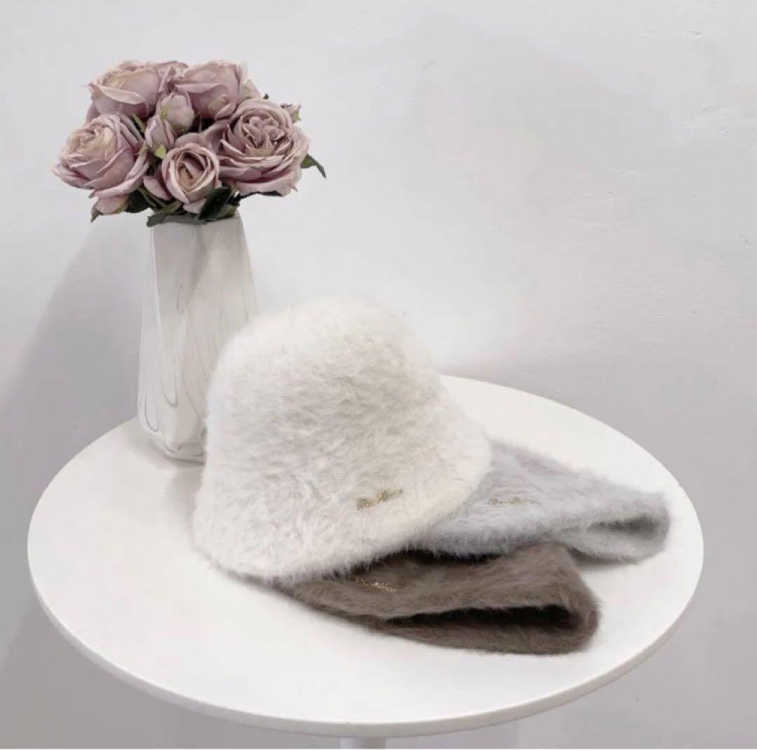 rosemuse charm fur bucket hat ホワイト rosemuse charm fur bucket hat ホワイト Rosé Muse على X: