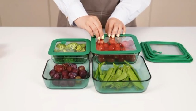 Amazon.com: Crispa 8-Piece Teal Square Glass Food Storage