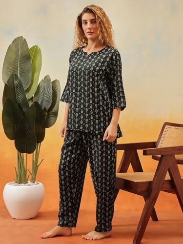 Image of Clovia Women's Rayon Printed Top & Pyjama Set