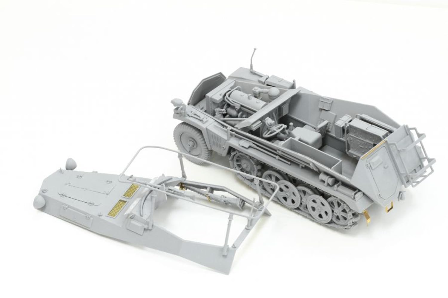 Amazon | プラッツ(PLATZ) ドラゴン 1/35 WW.II ドイツ Sd.Kfz.250/3 Amazon | プラッツ(PLATZ) ドラゴン 1/35 WW.II ドイツ Sd.Kfz.250/3