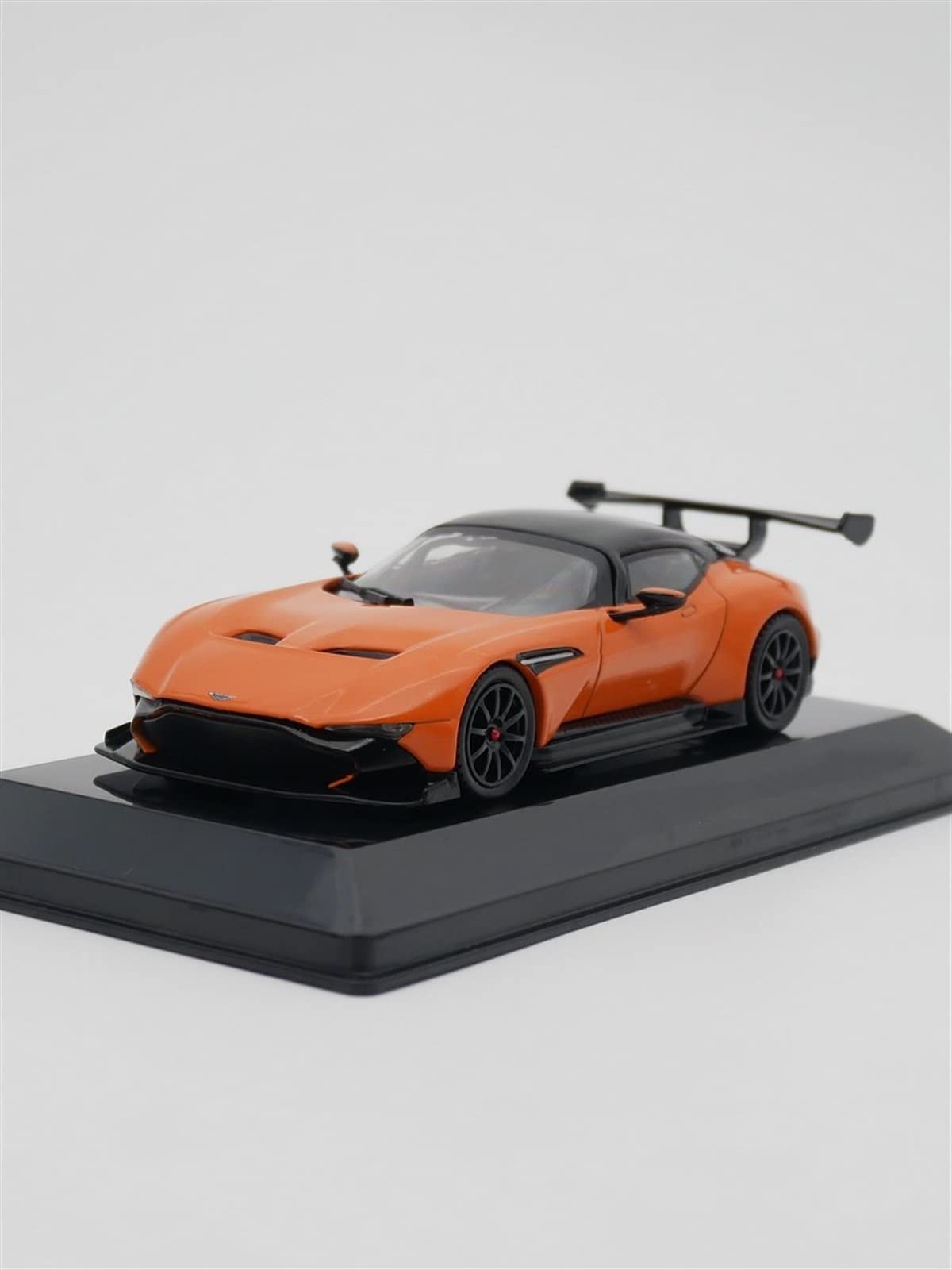 Amazon | 車のモデル 1/43 アストンマーチン バルカン クラシック