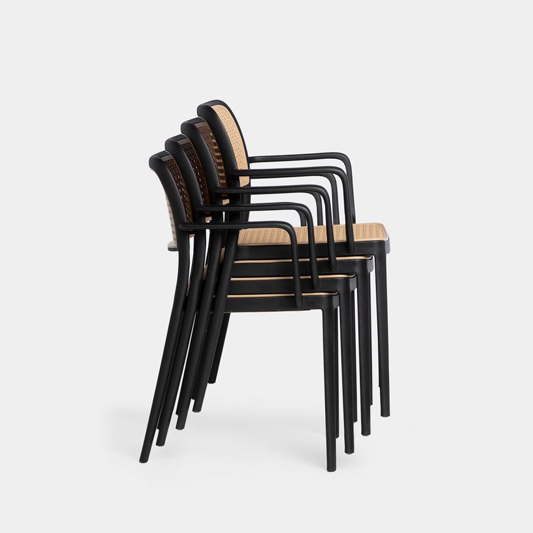 KLAST Silla Kaira con Reposabrazos de Polipropileno Negro, Diseño Vintage, Apilable y Ligera, Ideal para Salón, Cocina o Terraza, Dimensiones 57 cm x 81 cm