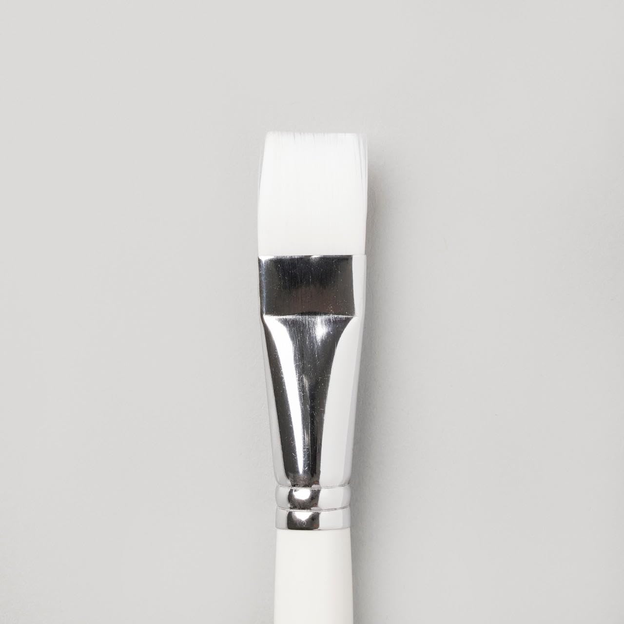 Pro Arte Series 32 Polar Flat Tip Brush No 3/4" - Made In England