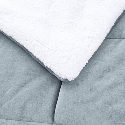 Image of Amazon Basics 3-Piece Micromink Sherpa Bedding Set, Ultra-Soft Down Alternative Comforter, Warm All Season, King, Tide Pool Blue