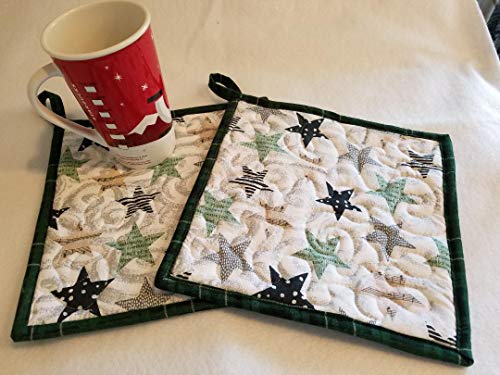 Holiday Stars Quilted Christmas Potholders with Loop - Set of 2