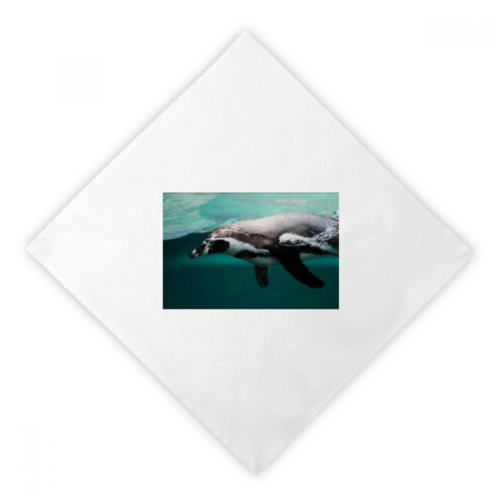 Servilletas de tela blanca que solucionan el gasto en papel con diseño marino