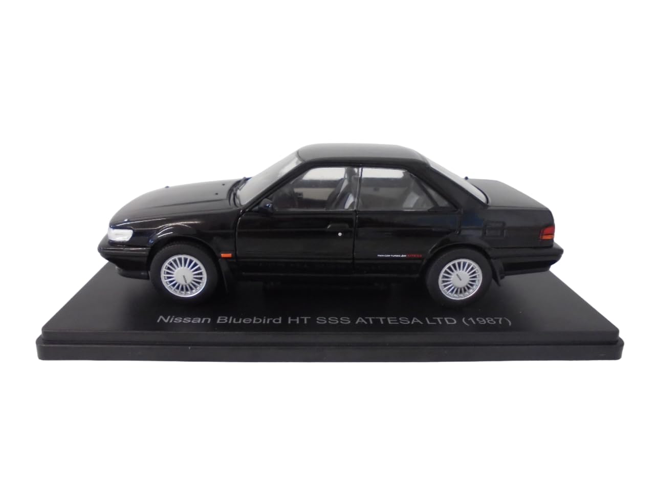 OPO 10 - 1/24 miniature car compatible with NISSAN Bluebird HT SSS ATTESA LTD (1987) - Diecast model car VQJ183 - Image 3