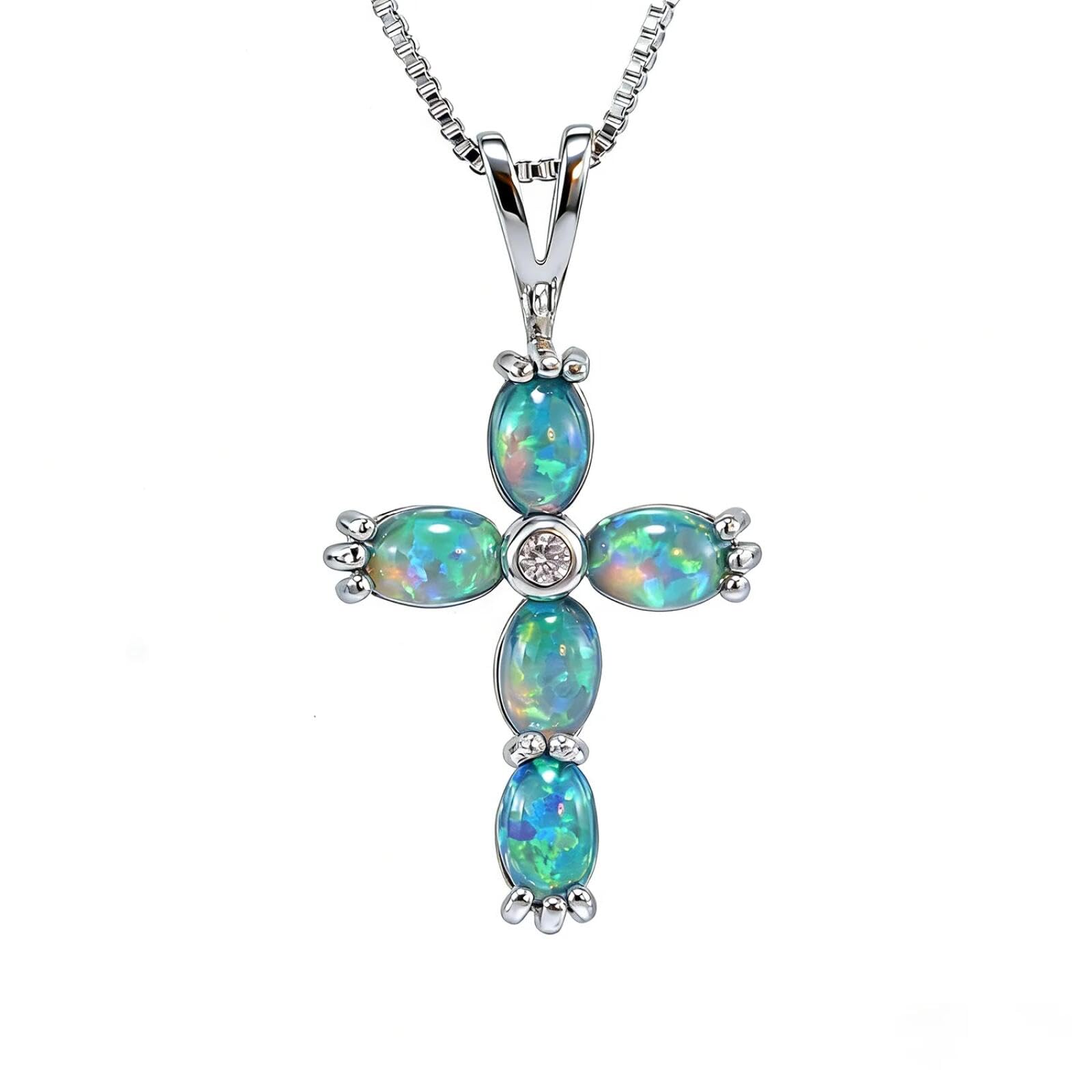 Collier pendentif en croix feu bleu, le bijou discret du bureau aux soirées