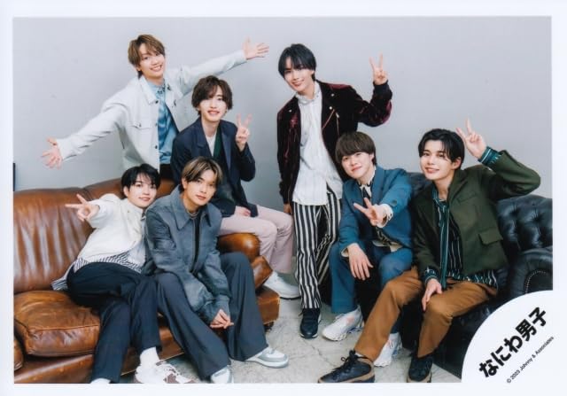 Amazon.co.jp: なにわ男子 公式 生 写真（集合）J02112 : おもちゃ