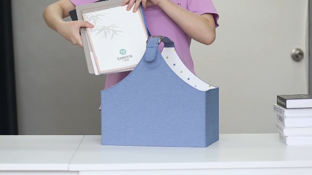展示品　イカミ　折り畳み　マガジンラック　雑誌架　雑誌収納　本棚 51TfAWH7uWL.jpg