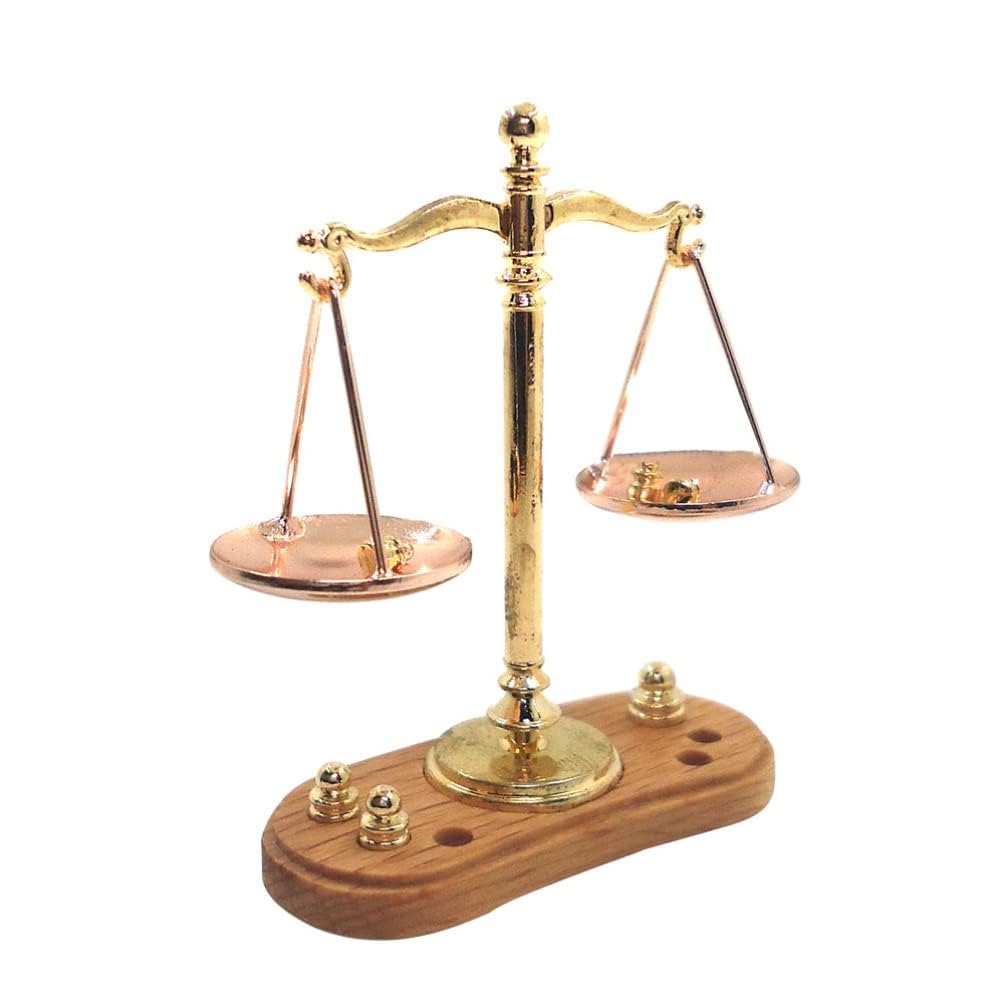 Dollhouse Mini Balance Scales with 6 Weights, 1: 12 Scale Retro Mini Justice Scale Model, Kids Science Toys for Dollhouse Scenes Cake Decoration, Practical and Durable, Gifts for DIY Lovers (1PC)
