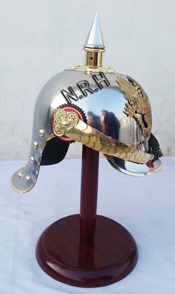 II wojna światowa niemiecka pruska stal i mosiądz Pickelhaube kask wojskowy oficer kolce kask