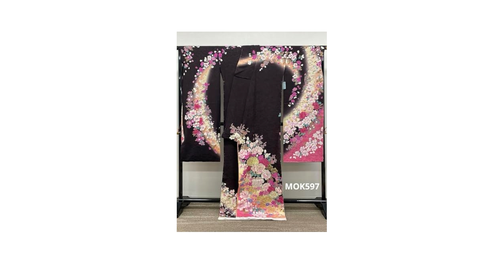 振袖 桂由美 仮絵羽 刺繍 金彩 銀彩 紋意匠 牡丹 正絹 未仕立て品 八掛付き Amazon.co.jp: 振袖 桂由美 仮絵羽 刺繍 金彩 銀彩 紋意匠 牡丹