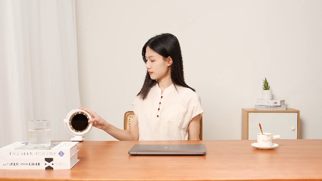 【2026年モデル・8000mAh電池内蔵】卓上扇風機 クリップ 大風量 静ha Amazon | 【2026年モデル・8000mAh電池内蔵】卓上扇風機 クリップ