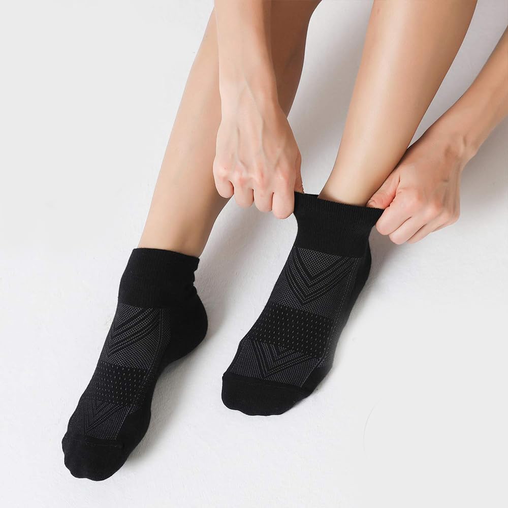 Pacote com 4 meias masculinas acolchoadas no tornozelo, meias de corrida atléticas para esportes e uso diário em promoção! Veja a oferta e mais achadinhos de Moda íntima 6 Hoje é o melhor dia para comprar Pacote com 4 meias masculinas acolchoadas no tornozelo, meias de corrida atléticas para esportes e uso diário com aquele preço maroto! Promoção! Aproveite a oferta! 6