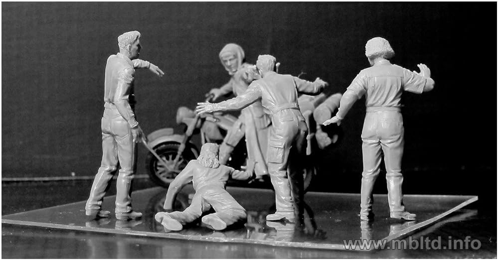 Master Box MB35175 1/35 Female Warrior Rider + 2 Zombie Men & 2 Female Fantasy Plastic Model