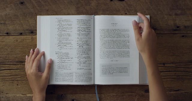 Image of ESV Applying the Gospel Study Bible for Women (Hardcover): Holy Bible, English Standard Version