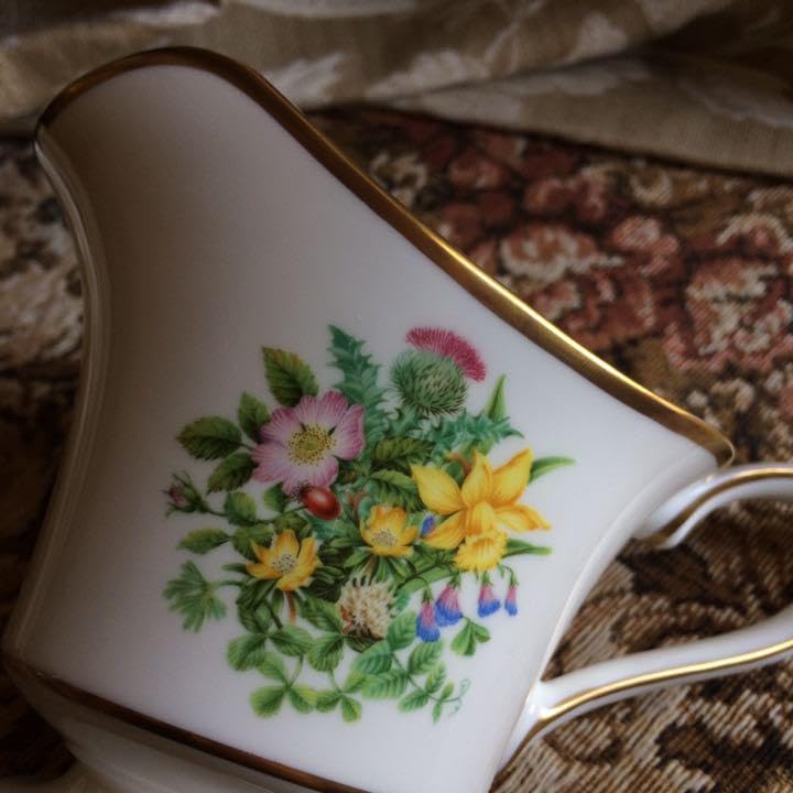 英国製❁﻿22金 WORCESTER 美しい英国の野の花 ミルクジャグ 英国製❁﻿22金 ROYALWORCESTER 美しい英国の野の花 ミルクジャグ