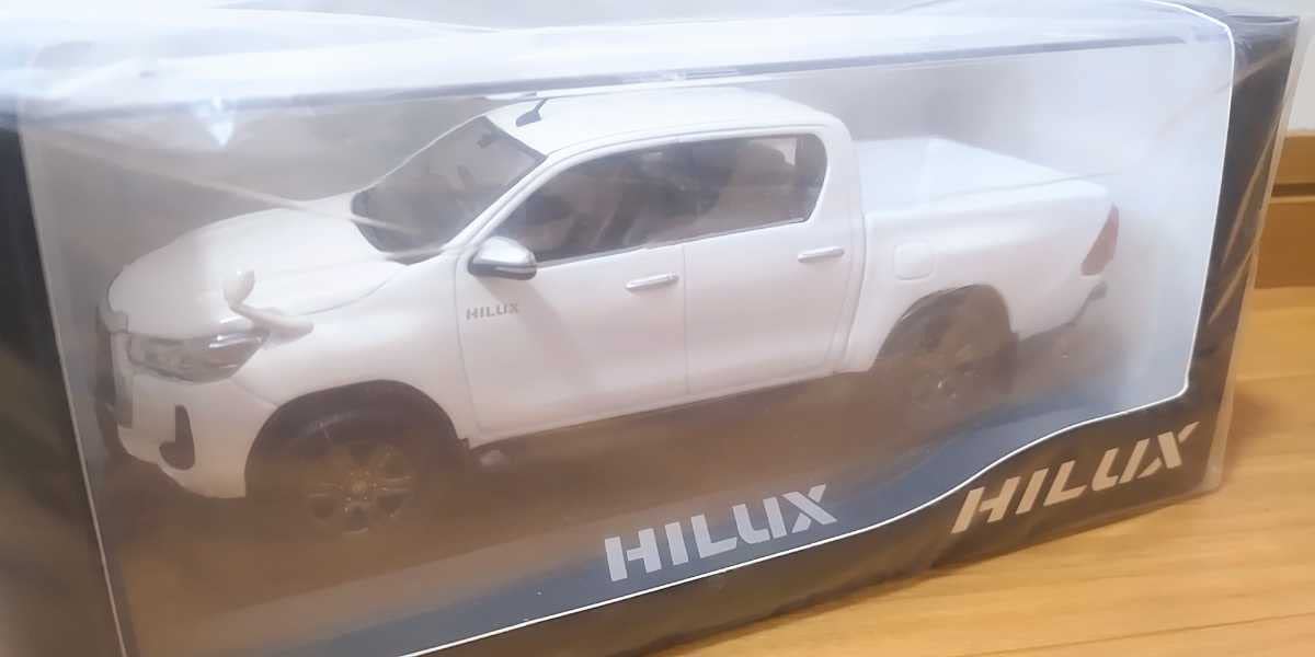 Amazon.co.jp: トヨタ ハイラックス 1/30 ミニカー(ケース付