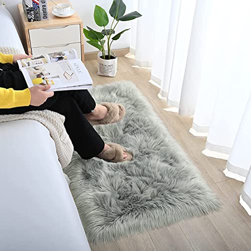YIHAIC Faux Lammfell Schaffell Teppich Kunstfell in Super weich Lammfellimitat Imitat Fellteppich für Schlafzimmer Boden Wohnzimmer Home Decorator Teppich Bettvorleger Sofa Matte (Grau, 75 x 120 cm)