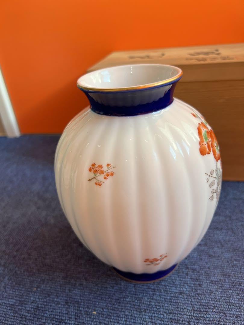 1097 深川製磁　芙蓉鉄仙花　花瓶　金彩　未使用 Amazon.co.jp: 1097 深川製磁 芙蓉鉄仙花 花瓶 金彩 : ホーム