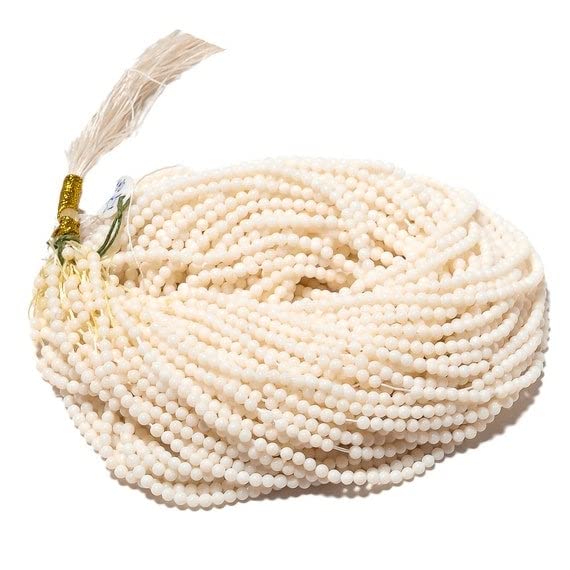 Perles en corail blanc de 3mm idéales pour assembler un collier d'été bohème - 2