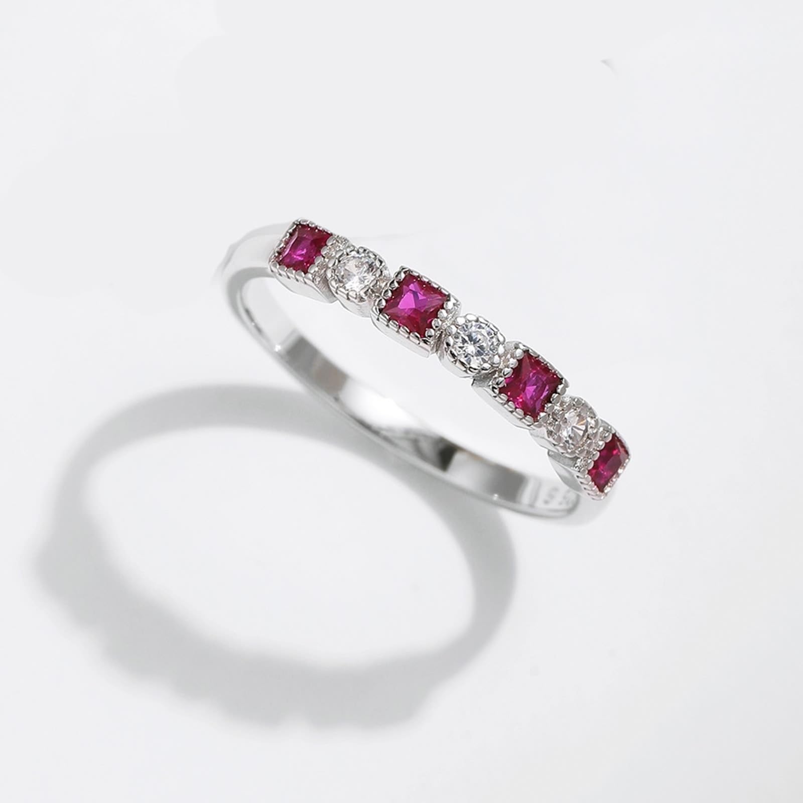 Anello di fidanzamento da donna in oro bianco 18 carati, 9/14/18 carati, con rubino quadrato coltivato in laboratorio