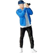 kivcmds Painted Figure 164 Scale Mini Model Trains Architectural Plastic People Figures Standing Blue Photographer Boy Figure Model,Suitable for Miniature Scenes64089B