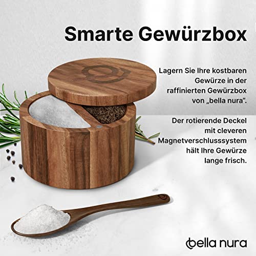 Foto von bella nura® Premium Salz- und Pfeffermühle Set aus Akatienholz, Gewürzmühle mit Keramik-Mahlwerk inkl. Gewürzbox, Holzlöffel & Reinigungsbürste | Geschenkset Salz- und Pfefferstreuer Holz
