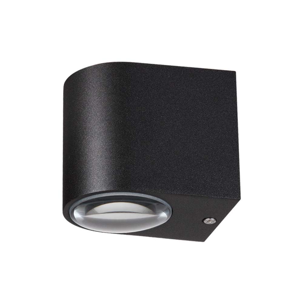 Lampe murale extérieure LED pour en finir avec les entrées de jardin sombres