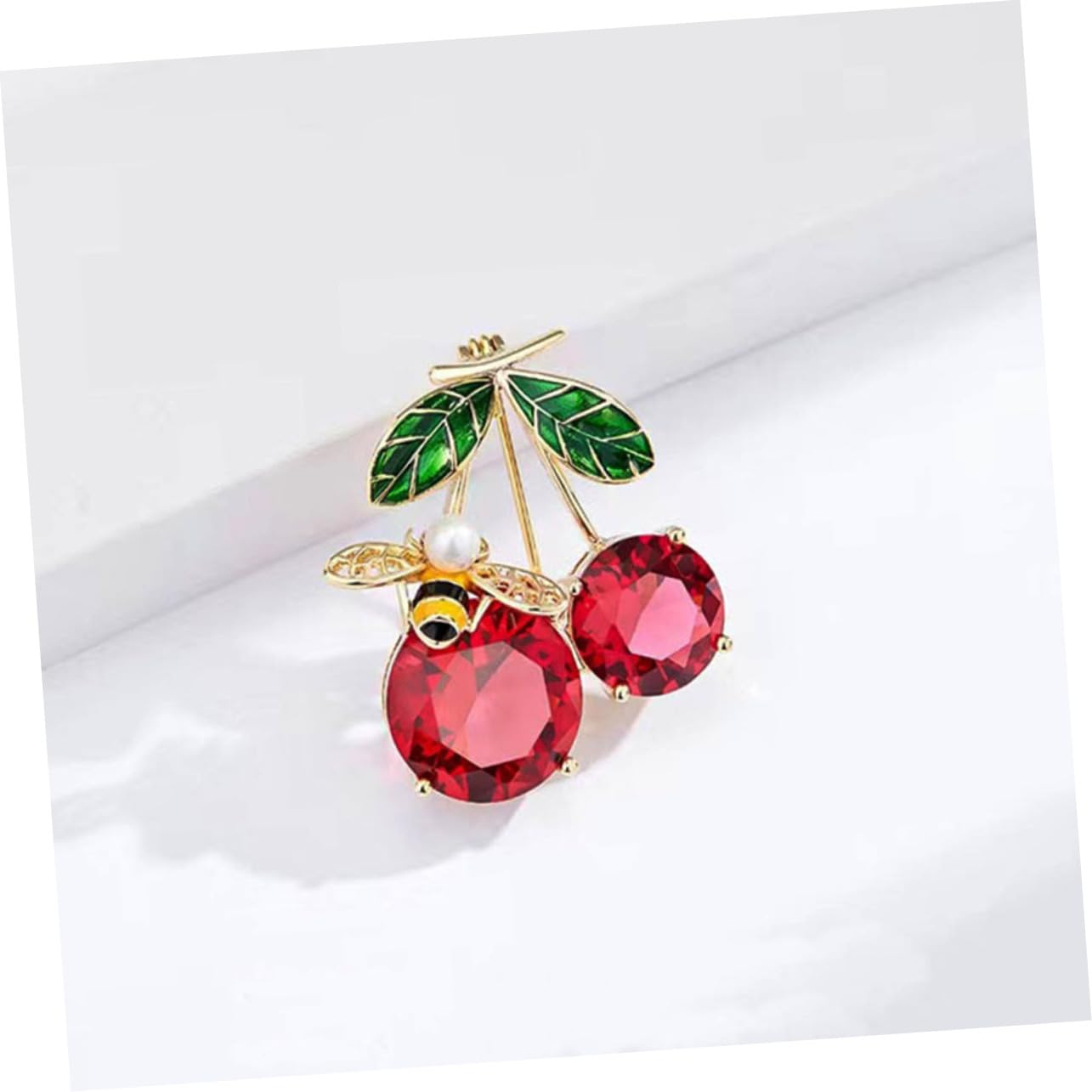 Holibanna Kirschbienen-Brosche für Gold Brosche Blumen Stifte dekorativ Kleidungsverzierung Broschennadel aus Kirsche Kleidung Brosche Kirsche Brosche Kirsche Stift Kupfer