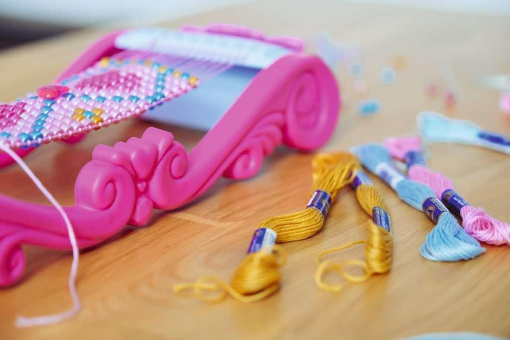 Ravensburger 23540 - Telar de perlas de Disney Princesses - Ocio creativo - Creación de joyas - a partir de 5 años
