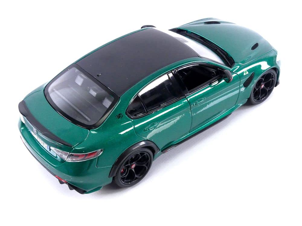 Burago, Alfa Romeo Giulia GTA 2020 Green - 1:18