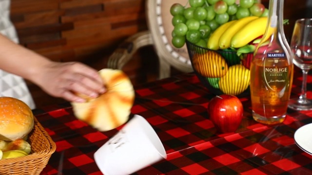 6-Pack Christmas Plastic Buffalo Plaid Tablecloths – Red & Black Checkered, 51x71 Inch