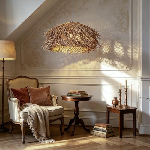 Lámpara de techo de ratán estilo sombrero boho para transformar la calidez de tu comedor y salón