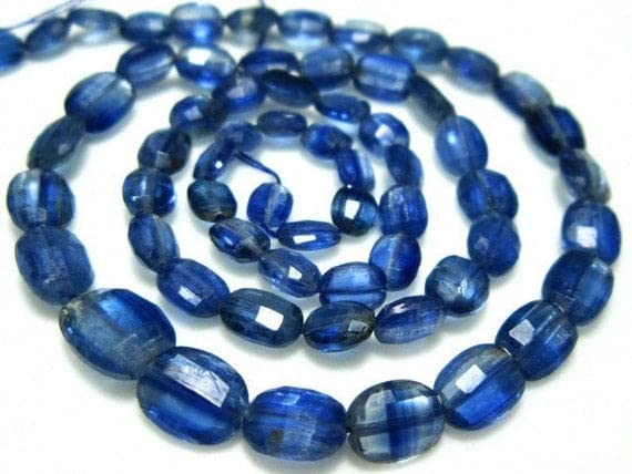 Kyanite facettée en petits ovales pour créer vos propres bijoux d'été personnalisés
