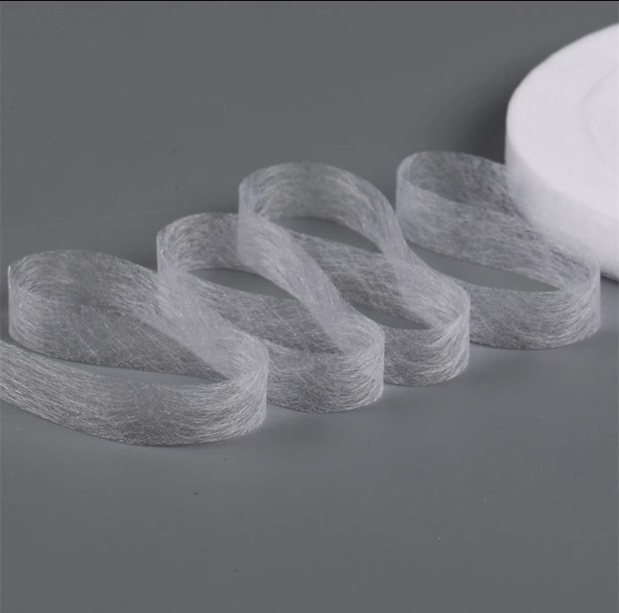 Cinta Termoadhesiva para Dobladillos, Cinta Para Pegar Telas y Hacer Manualidades Sin Coser, Para Pantalones, Vaqueros, Parches, Cortinas, Uniformes, Blanco, (2Unidades,3cmx10M)